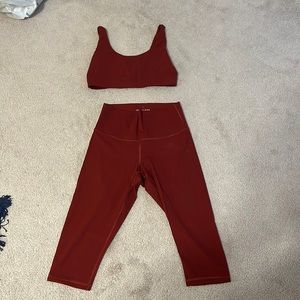 Everlane cropped perform legging and sports bra set